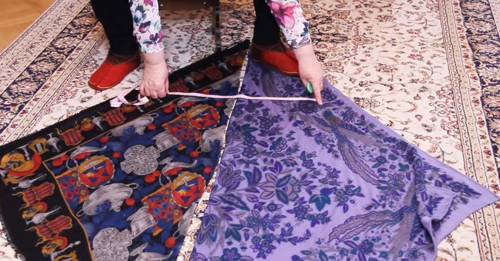 Пенсионерка показала, как из старых платков делает себе нарядные платья: просто и красиво (фото)