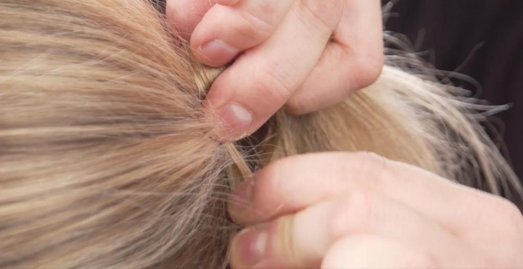 Тонкие волосы - не беда. Как сделать объемный хвост (берем две резинки и сухой шампунь)