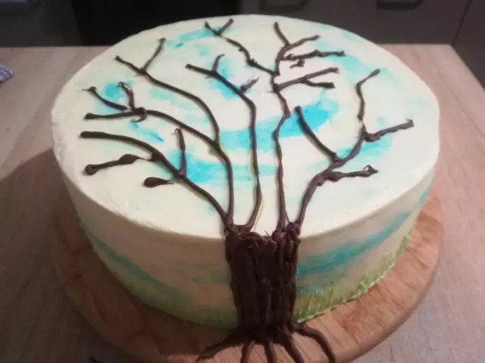 Бисквитный торт на годовщину родителей: десерт украшен красивым родословным деревом