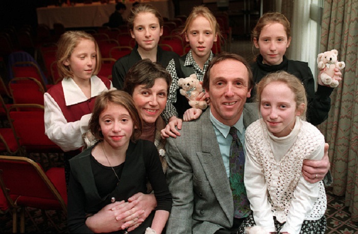У пары родились сразу 6 девочек: как они выглядят 37 лет спустя