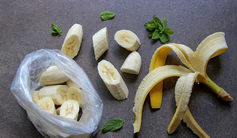 Мне очень нравятся фруктовые сорбеты, но из киви и банана с мятой – самый любимый. Рецепт