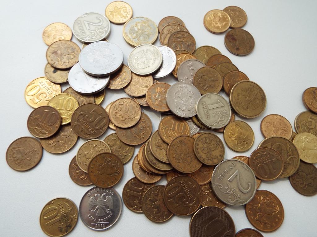  Возьмите монетку : женщина показала, как отчистить старые противни (выглядят, как новые)
