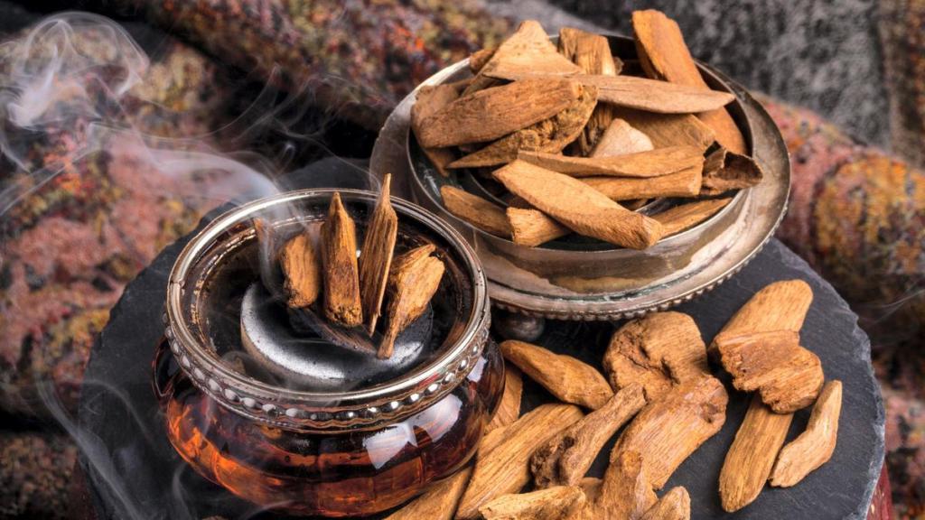 Разные на каждый сезон: что такое арабские ароматы и как ими пользоваться