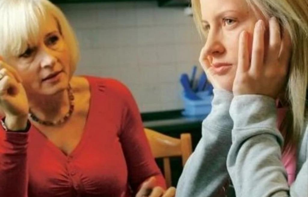 Свекровь не ладила с невесткой и уговорила сына уйти от жены к молодой любовнице: она не ожидала, как все обернется