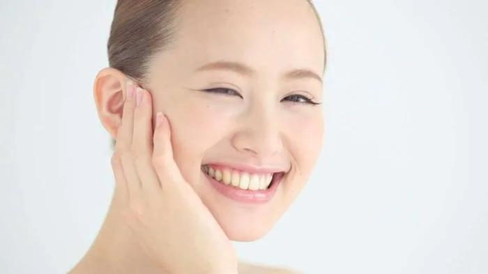Для шелковистой, сияющей и подтянутой кожи: как сделать самой эффективный крем для лица (рецепты)