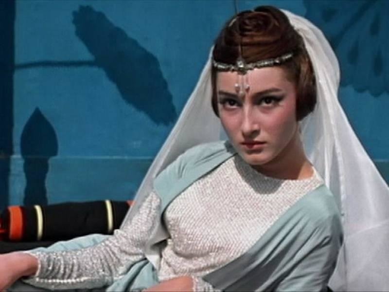 Она сыграла принцессу Будур в «Волшебной лампе Аладдина». Как сегодня выглядит очаровательная грузинка Додо Чоговадзе (фото)