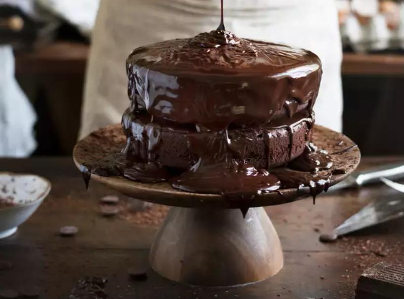 Быстрый и вкусный десерт к любому торжеству: рецепты тортиков, которые можно сделать всего за 10 минут