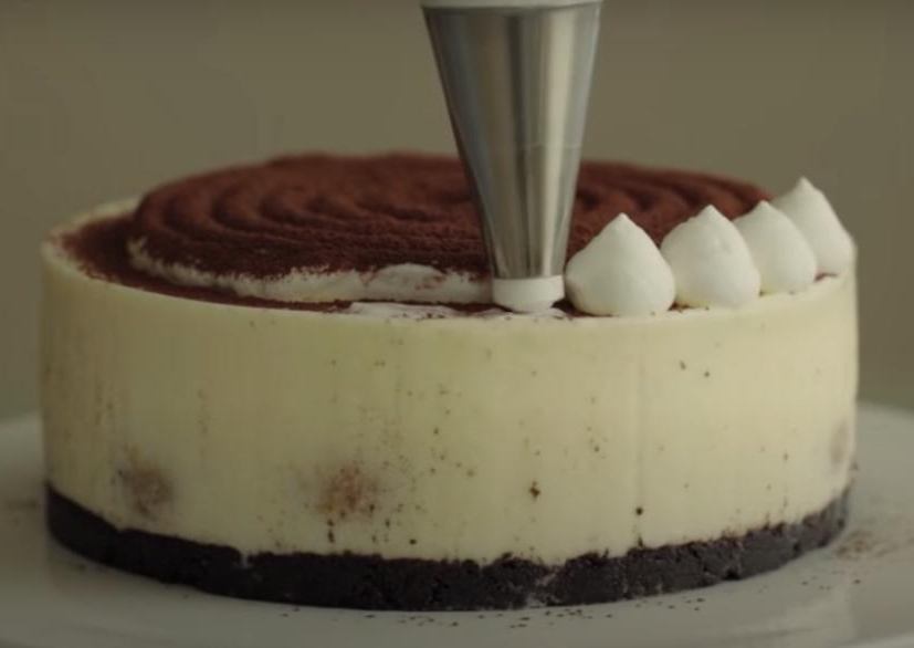 Десерт, простой в приготовлении и изумительнейший на вкус: домашний торт 