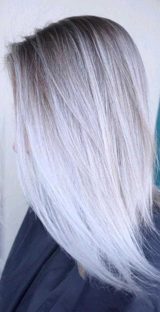 10 ультрамодных причесок для тех, кто давно хотел перекраситься в платиновый блонд: фото
