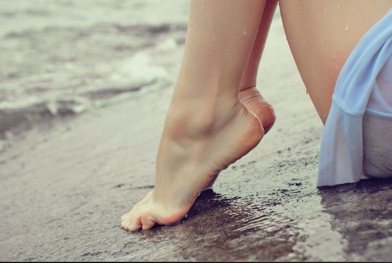 Готовим ножки к открытой обуви: как избавиться от трещин на пятках, чтобы не опозориться летом