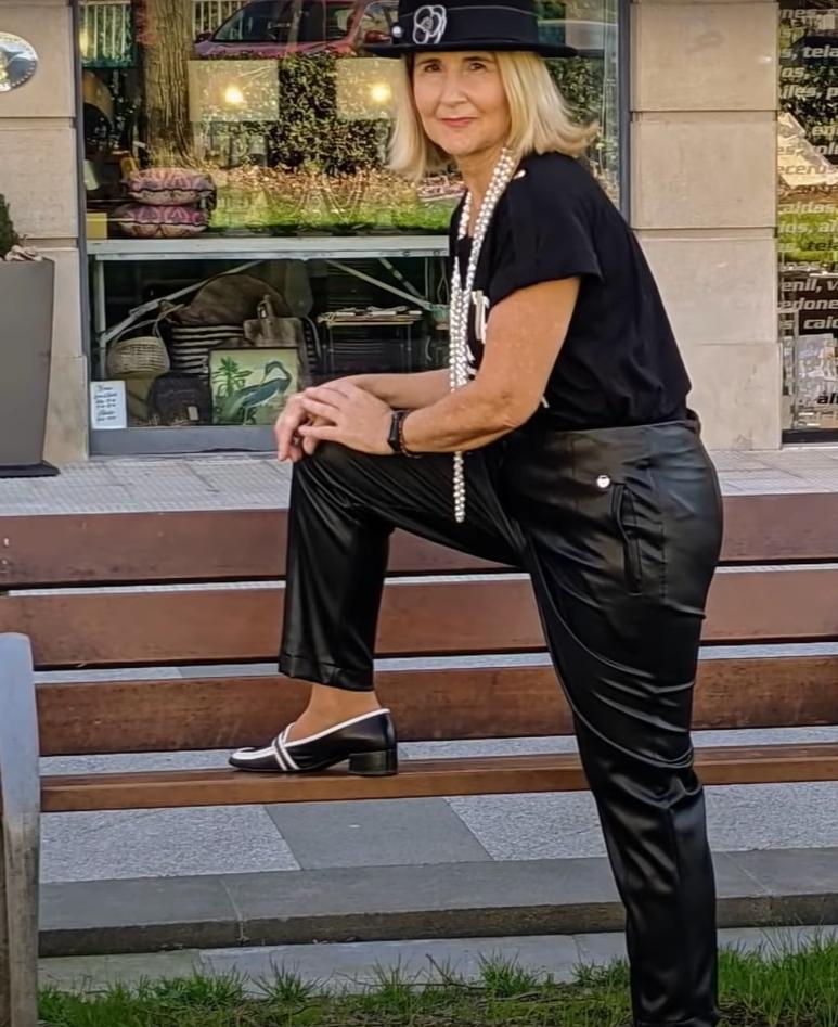 Стильный гардероб без них немыслим: как носить трендовые брюки весны женщинам после 55 (модные модели и советы)