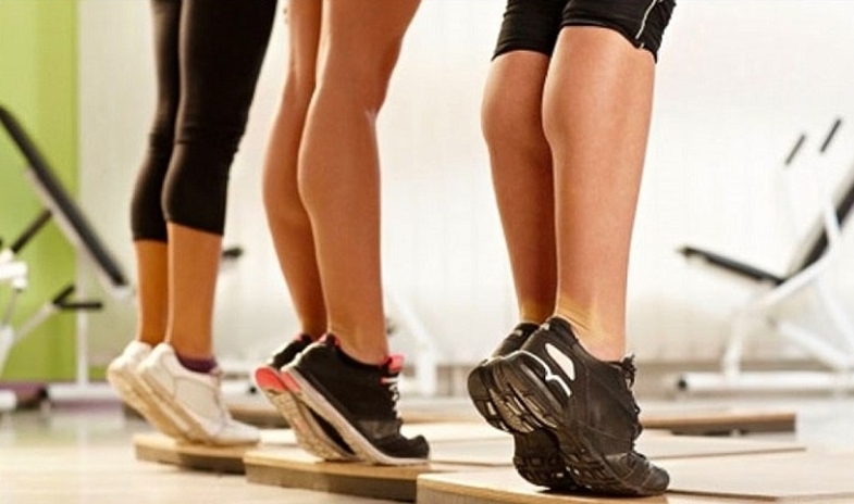 Готовим ноги к сезону высоких каблуков: простые упражнения, которые легко делать дома