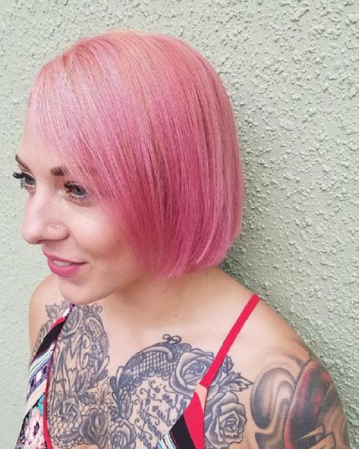 Розовый — один из трендовых оттенков окрашивания волос этого сезона: 10 модных вариантов
