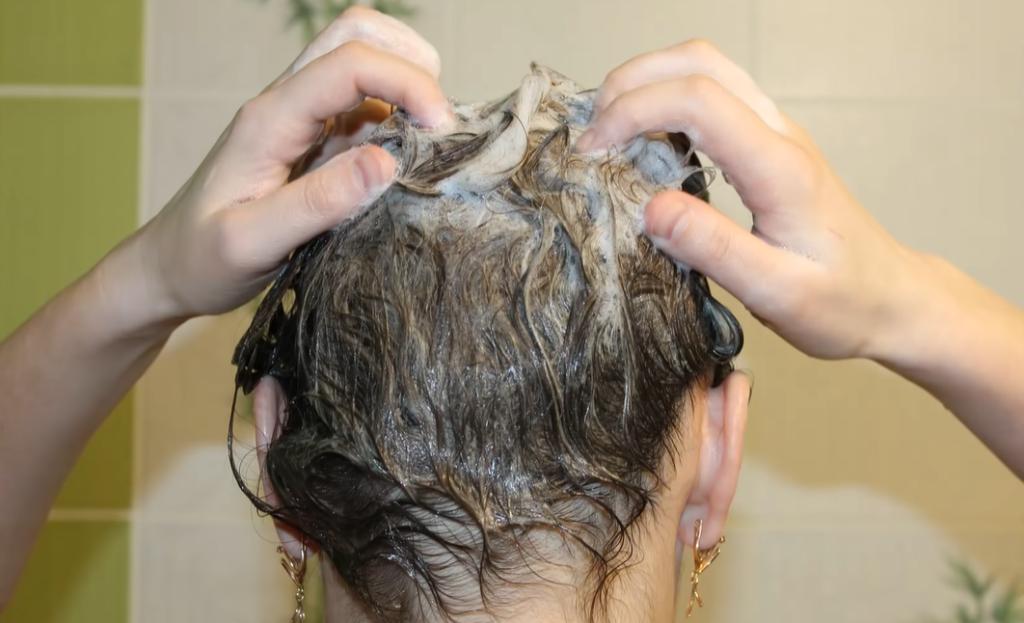 От желатина загустевает не только жидкость: придаем волосам объем с помощью копеечного средства
