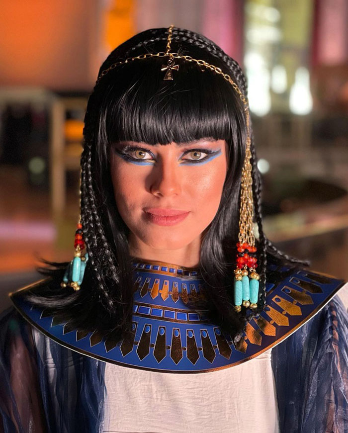 В Египте состоялся «Золотой парад фараонов»: зрители обратили внимание на красоту девушки, которая возглавила процессию