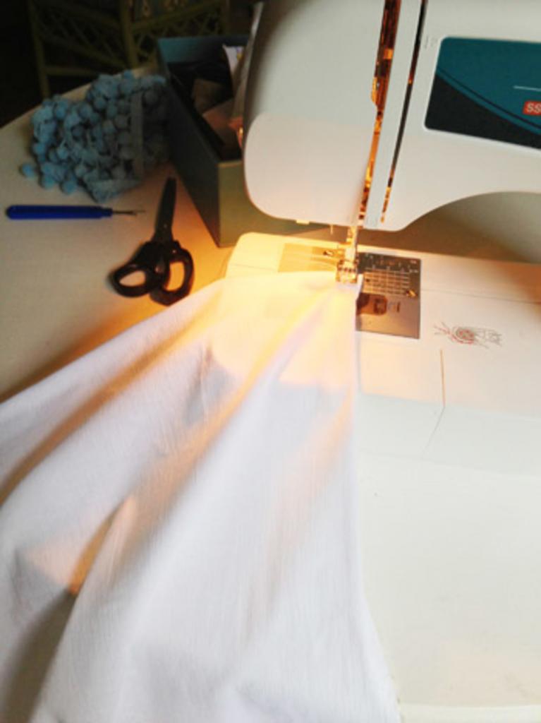 Как сделать в детской красивый балдахин из простого отреза ткани. Способ простой, смотрится эффектно