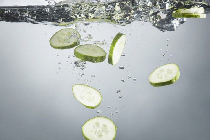 Огуречная вода для снижения аппетита и не только: несколько причин употреблять ее по утрам