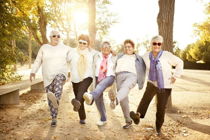 Мода для женщин старше 55: секреты использования модных аксессуаров