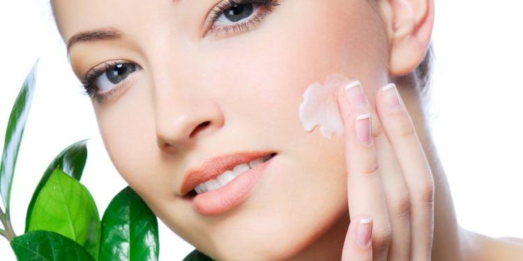 С ароматизированной косметикой стоит быть осторожней: как она может навредить коже