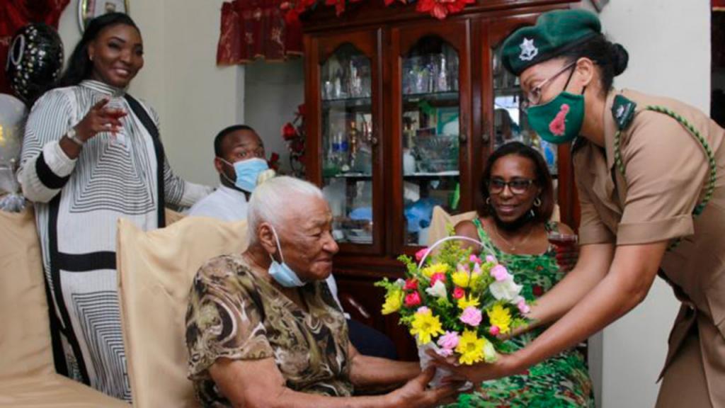 Жительница Барбадоса отметила 100-летний юбилей и раскрыла секрет своего долголетия