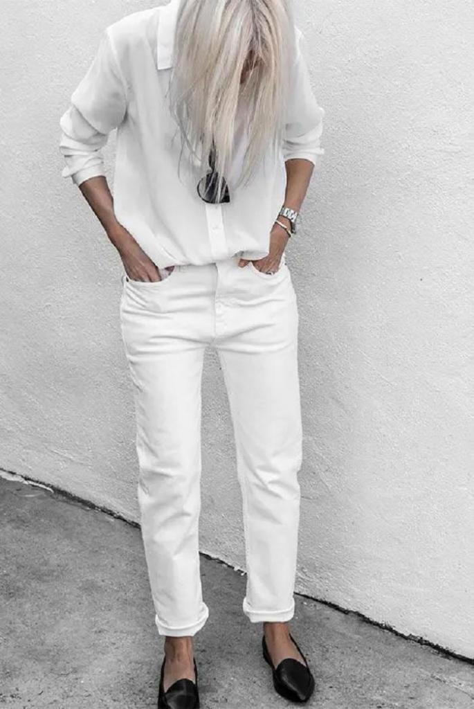 Как стилизовать простые белые джинсы: несколько примеров стильных образов