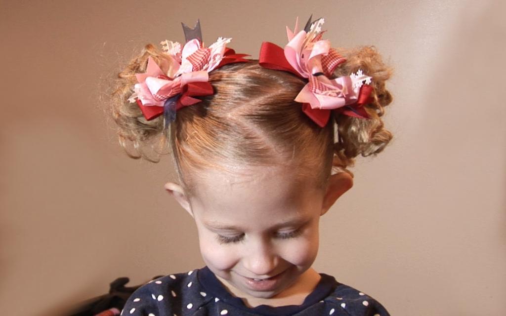 Вплетенная ленточка и не только: идеи причесок для маленьких девочек с короткими волосами