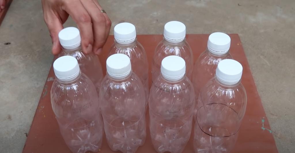 Не верится, что роскошная клумба сделана из пластиковых бутылок: такую даже в парках не увидишь (фото)