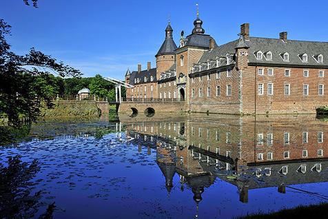 11 отелей в роскошных замках и дворцах