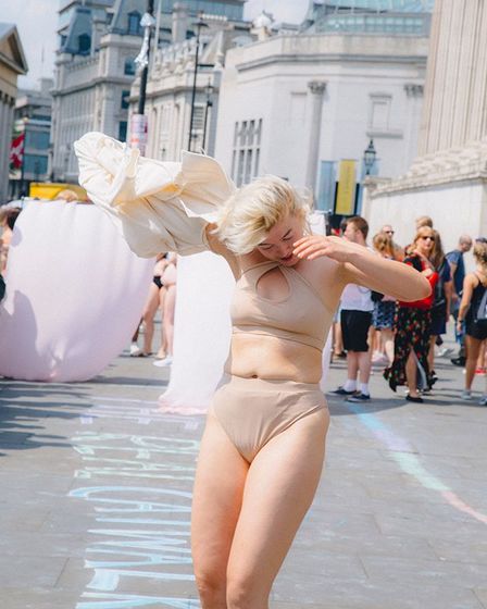 Бодипозитив во всей красе: В Лондоне прошел модный показ с самыми необычными моделями