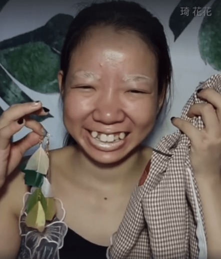 Китаянка смогла превратиться в совершенно другого человека, используя лишь макияж