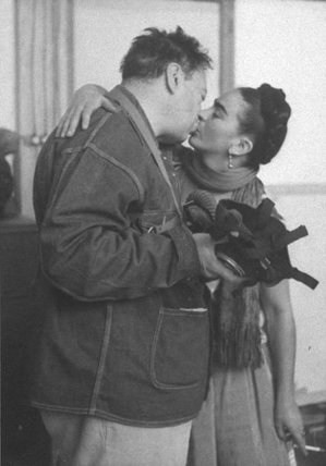 Какой были и какой стала: Жизнь Фриды Кало в 18 редких фотографиях