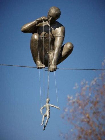 13 скульптур, которые бросают вызов закону всемирного тяготения